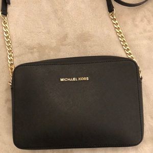 Jet Set Travel Large Saffiano Leather Crossbody